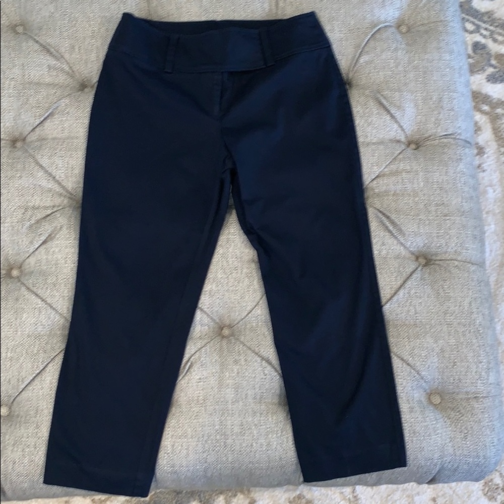 Ann Taylor signature fit capris size 6